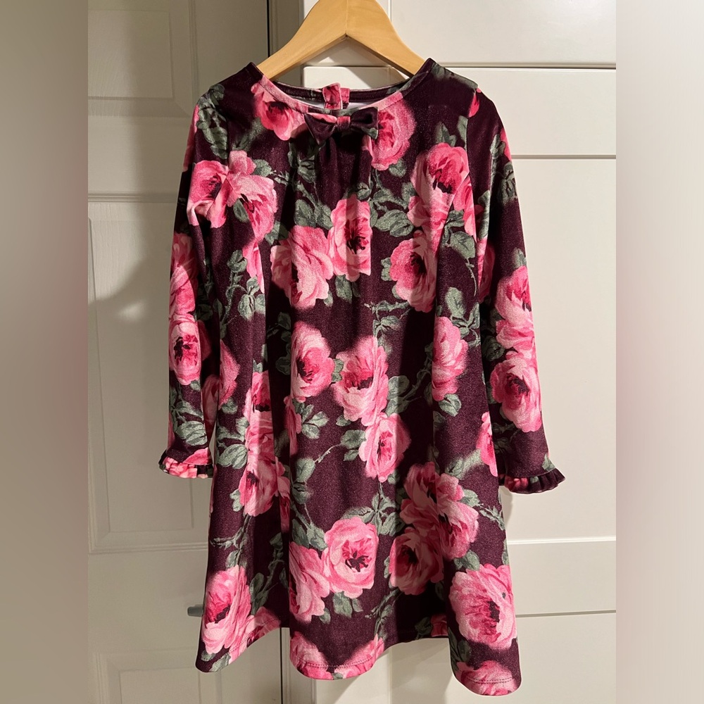 Gymboree little girls dress , gently used still beautiful.